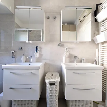 Ap Silvija Apartament *