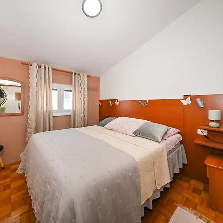 Ap Silvija Apartman Zára